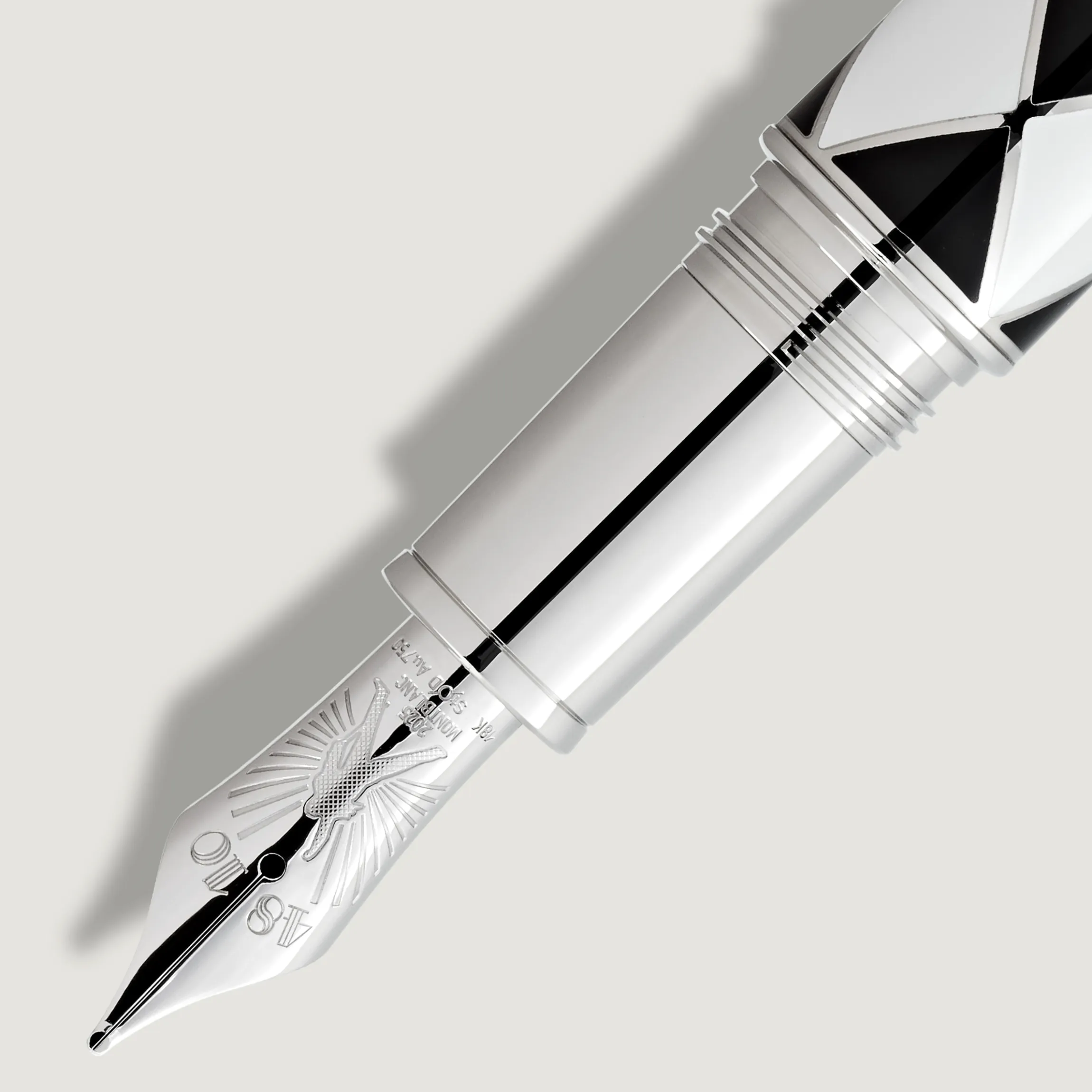Great Characters Homage to Queen Limited Edition 1975